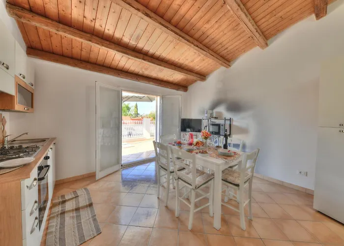 דירה With Pool סירקוזה