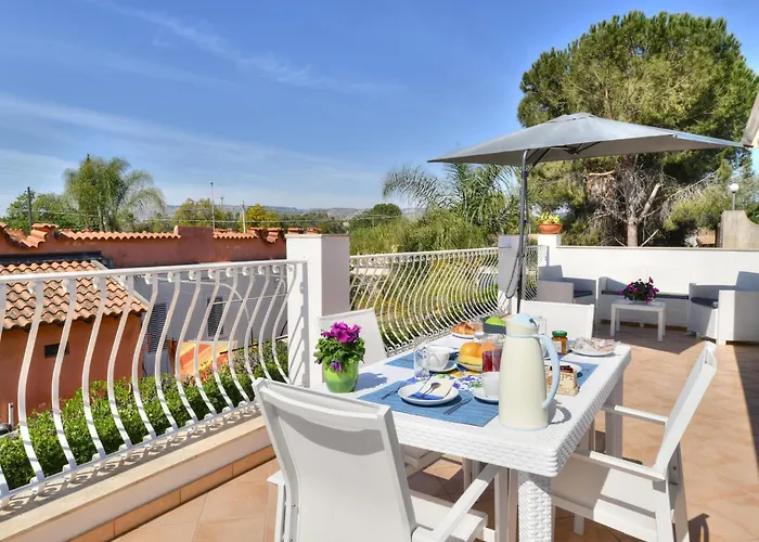 With Pool דירה *