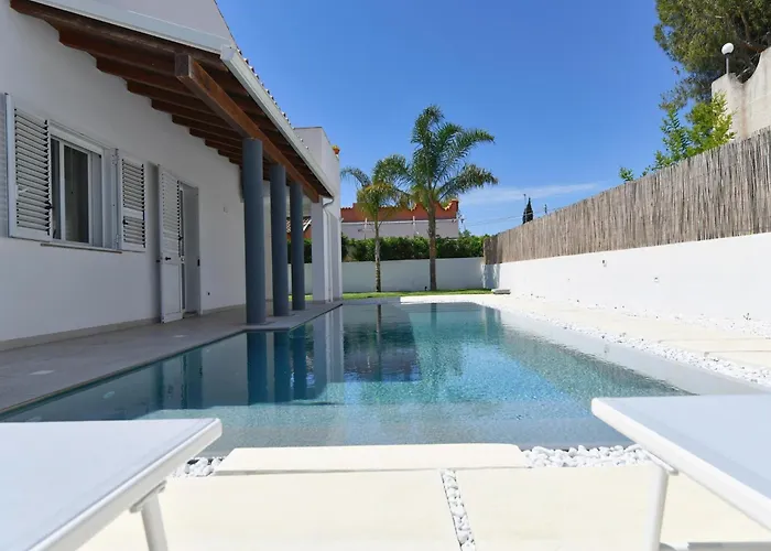 דירה With Pool סירקוזה