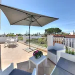 With Pool Apartamento