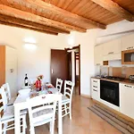 Apartman With Pool Szirakúza
