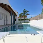 Apartman With Pool Szirakúza