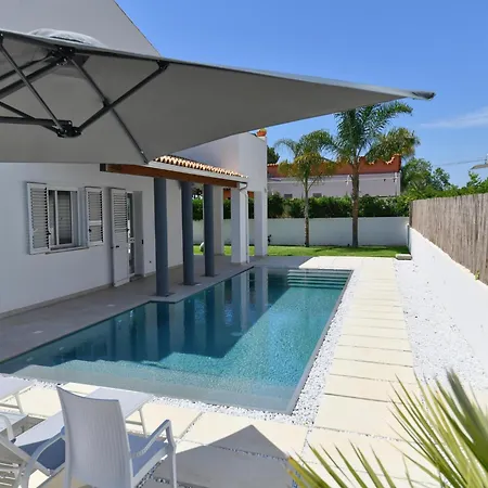Apartment With Pool *