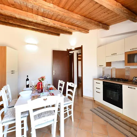 Apartment With Pool Syrakus